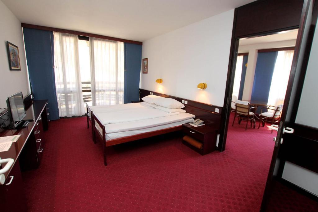 Hotel And Health Center Igalo Herceg Novi Bilik gambar